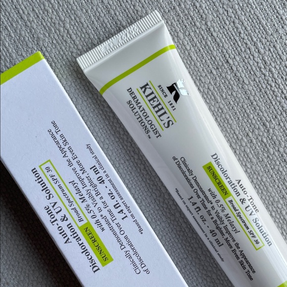 Kiehl's auto-tone Discoloration & UV Solution sunscreen with 0.5% melasyl - Picture 5 of 13